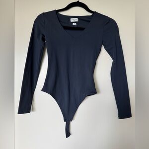 Contour Long Sleeve V-Neck Bodysuit